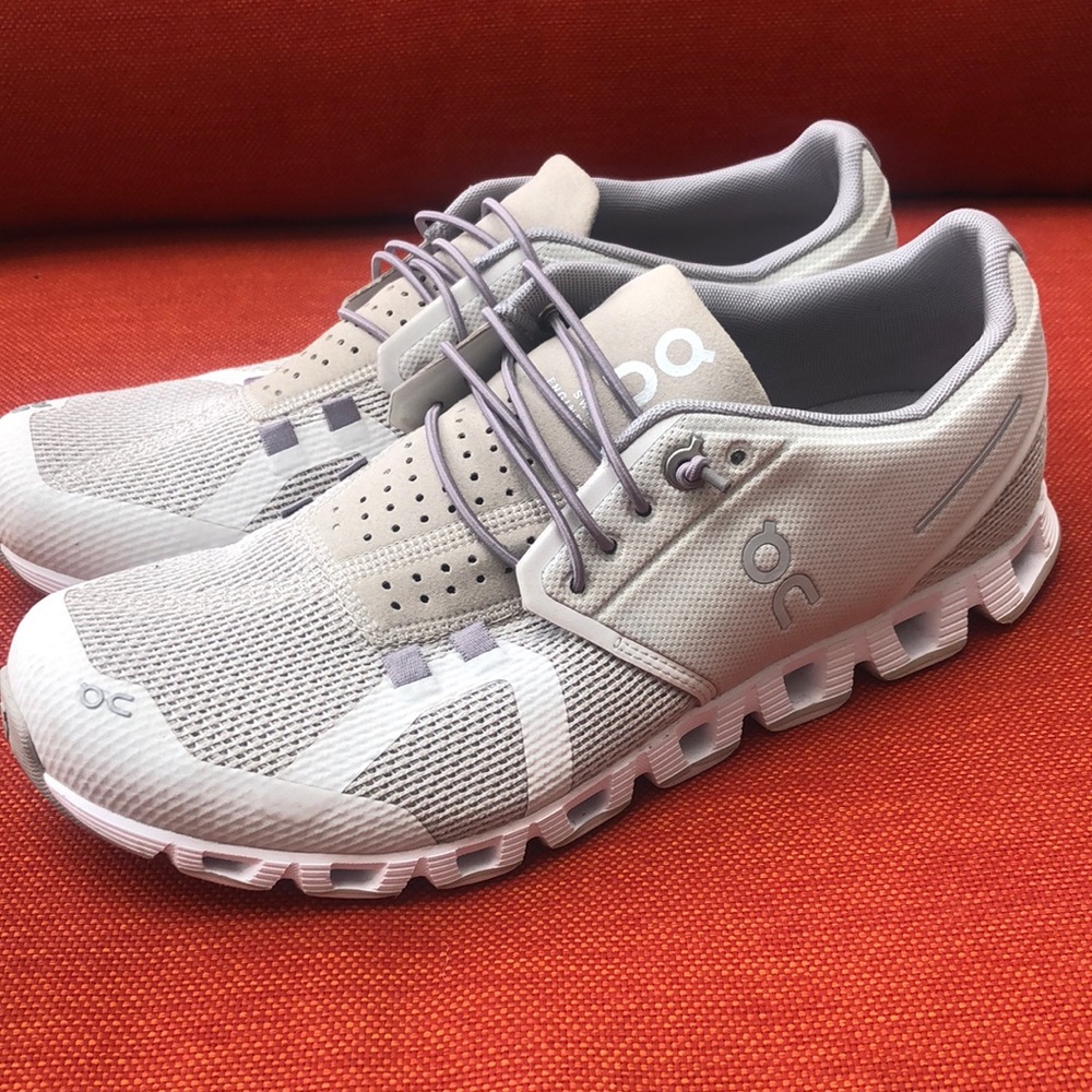ON Cloud Shoes Women’s Size 9